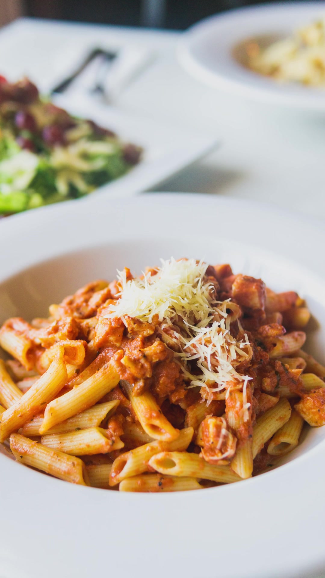 Plato de pasta fotografiado desde arriba